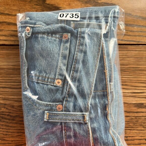 Levi's 569 Denim Jean Shorts Men’s Size 40 - Picture 7 of 7